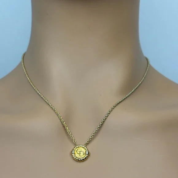 Authentic Christian Dior CD Logo Circle Gold Necklace. - Picture 7 of 8